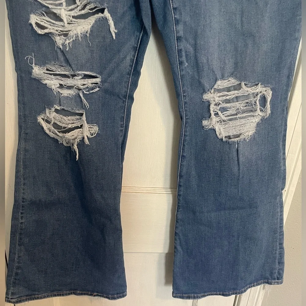 American Eagle Flare Boot Cut Jeans​​ - Picture 2 of 12